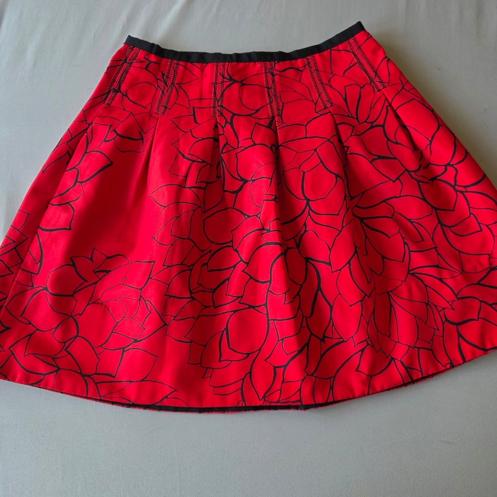 GAP Womens Red Floral Pleated Skirt Size 0 Black Accent Career Party - Picture 8 of 9